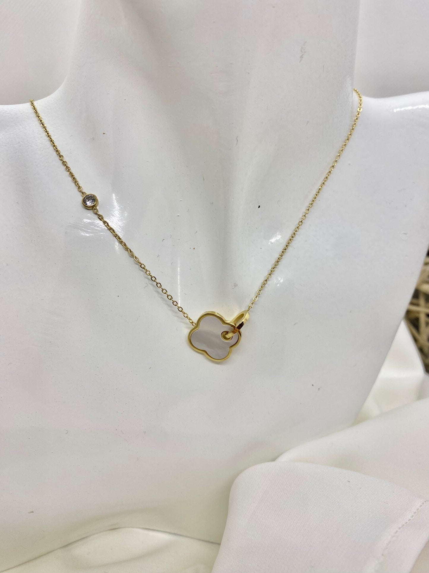 Collier trèfle nacre LALOA