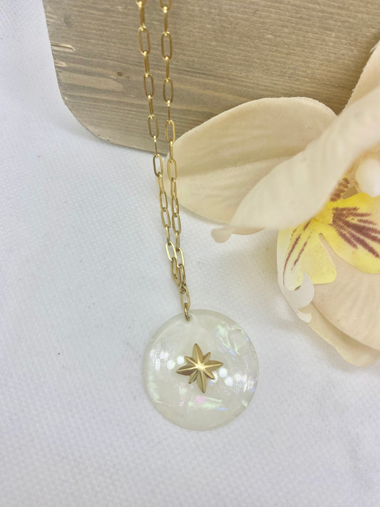 Collier médaille nacré LAURA