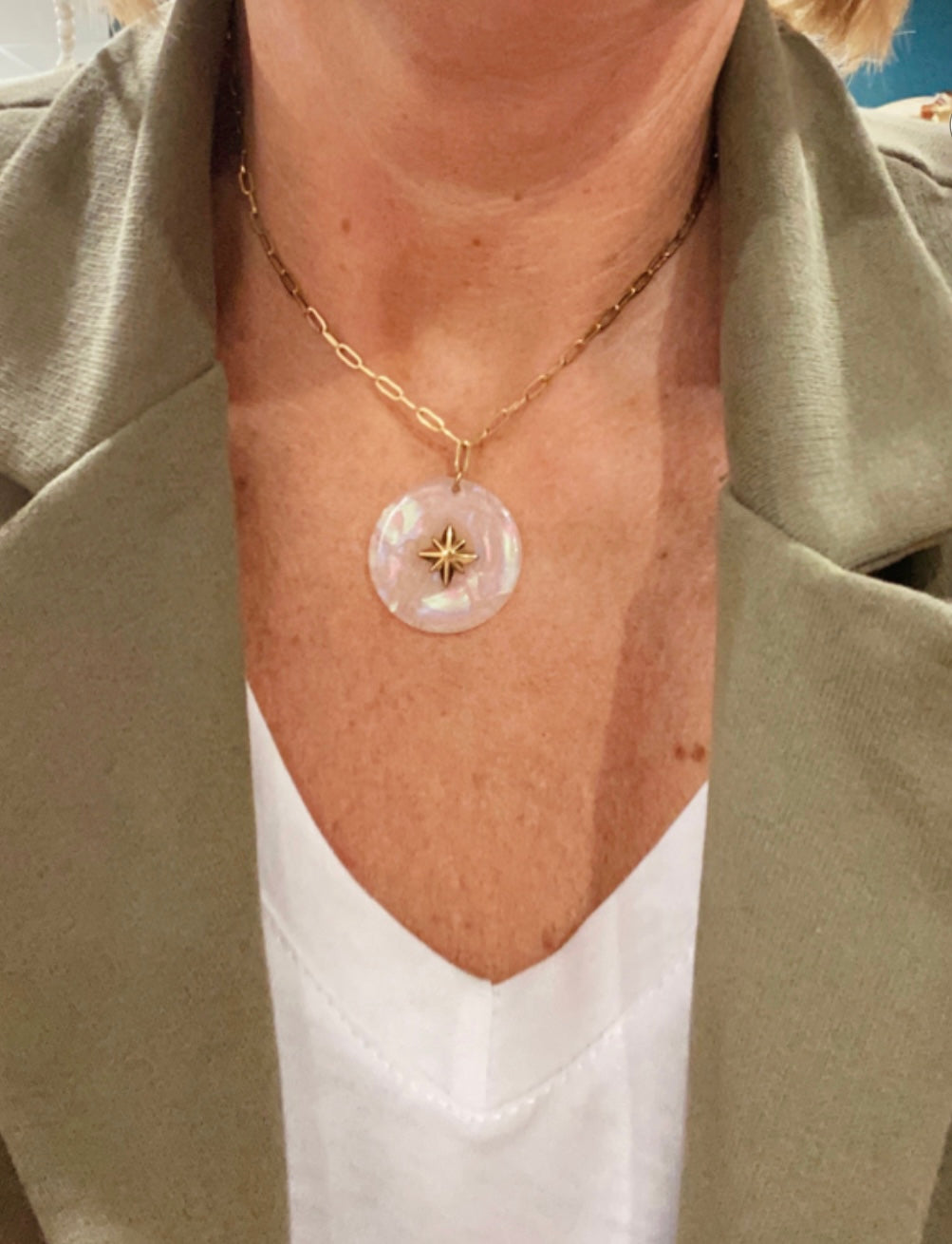 Collier médaille nacré LAURA