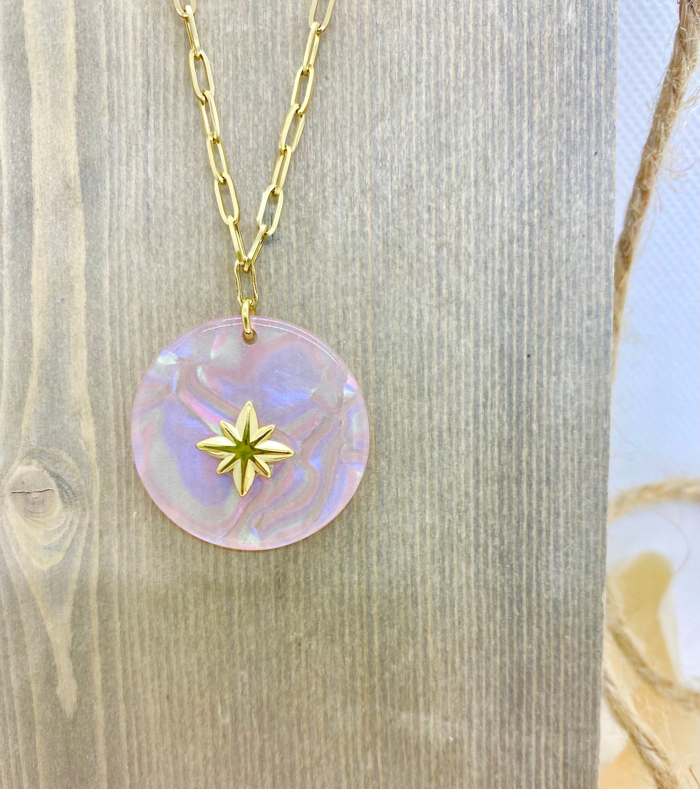 Collier médaille nacré LAURA