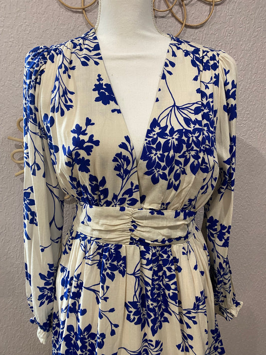 ROBE crème à fleurs bleues
