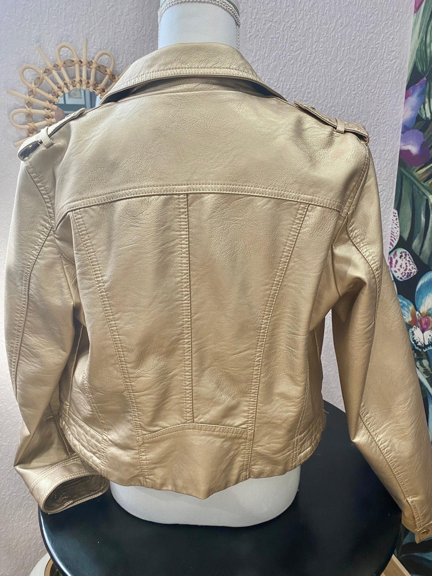 VESTE dorée style perfecto
