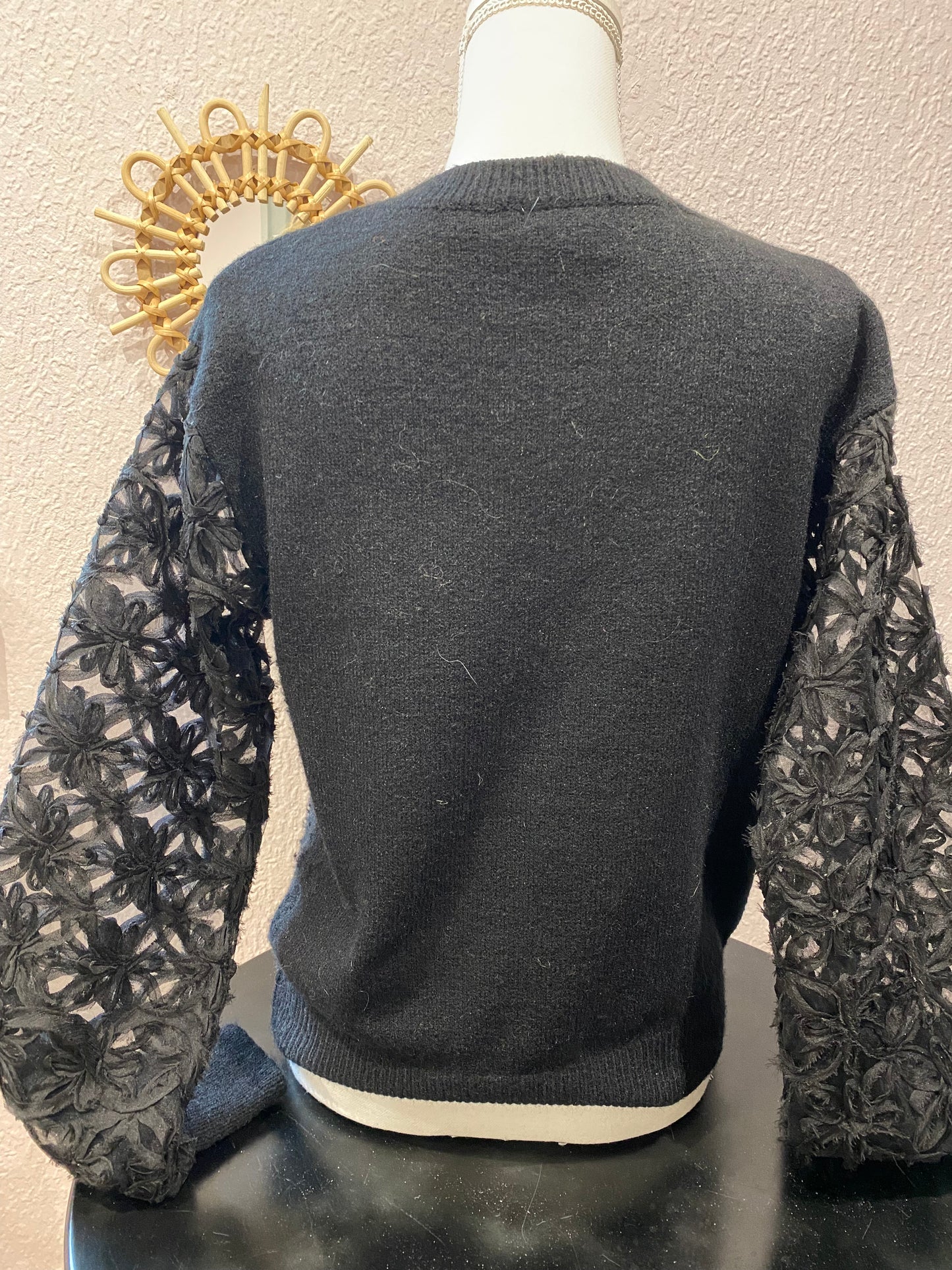 PULL  à manches brodées